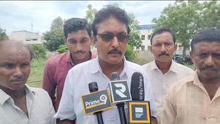 భీమవరం: పెదమల్లంలో ఇరిగేషన్ భూమి కబ్జా, అధికారుల నిర్లక్ష్యంపై రైతుల ఆందోళన, పి జి ఆర్ ఎస్ లో కలెక్టర్కు ఫిర్యాదు చేసిన రైతులు