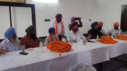 पूरनपुर: टाटरगंज में धर्मांतरण को लेकर राष्ट्रीय अध्यक्ष व प्रदेश अध्यक्ष ने गुरुद्वारे में की बैठक
