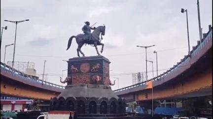 वैजापूर: तालुक्यातील फसवणूक झालेल्या कांदा उत्पादक शेतकऱ्यांचे क्रांती चौकात उपोषण, हक्काचे पैसे देण्याची मागणी #Jansamasya