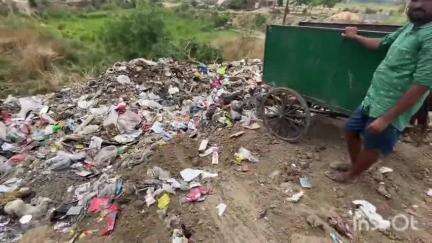सिमरी: मंझवारी मोड़ के पास बिना NOC कूड़ा डंप करने पर अधिकारी नाराज, थानाध्यक्ष को जांच करने के दिए आदेश