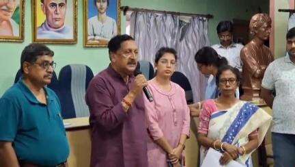 মেদিনীপুর: মেদিনীপুর পৌর এলাকার ফাইলেরিয়া রোগে আক্রান্তদের বিভিন্ন সহযোগিতা পৌরসভা