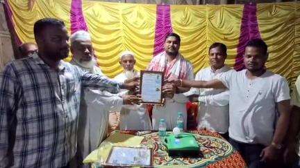 শিলচর: রামনগরে পেচাডহরে স্থানীয়দের তরফ থেকে জেলাপরিসদ সদস্যকে দেওয়া হল বিপুল সংবর্ধনা