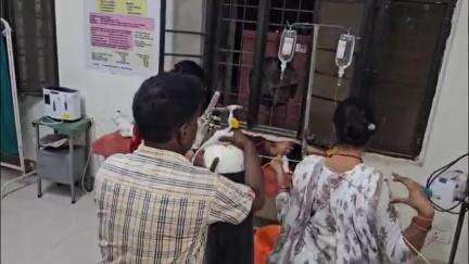 मोठ: मौठ कोतवाली क्षेत्र में हाईवे पर लहूलुहान हालत में मिली महिला, चिकित्सक ने किया मृत घोषित