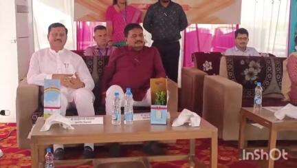 વઢવાણ: વંદે ભારત ટ્રેઇનનું સુરેન્દ્રનગર રેલ્વેસ્ટેશન ખાતે સ્વાગત કરાયું સાંસદ નાયબ મુખ્ય દંડક સહીતના ઉપસ્થિત રહ્યાં