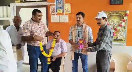 વઢવાણ: સુરેન્દ્રનગરના ધર્મેન્દ્રસિંહ પરમાર સિંદૂર ઓપરેશનમાં સારી કારીગીરી કરવા બદલ સન્માનિત કરાયા તે અંગે તેઓને સન્માનિત કરાયા
