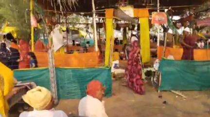 लटेरी: लटेरी के बहादुरपुर सुनखेर में 5 दिवसीय यज्ञ का आयोजन जारी, दूसरे दिन बड़ी संख्या में लोग हुए शामिल