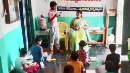 యర్రగొండపాలెం: ఎర్రగొండపాలెం శాఖ గ్రంథాలయాన్ని డిజిటల్ లైబ్రరీగా చేయాలని బీజేపీ నాయకులు వినతి