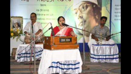 বসিরহাট ১: পশ্চিমবঙ্গ তথ্য ও সংস্কৃতি দপ্তরের পক্ষ থেকে বসিরহাট টাউনহলে নজরুল জয়ন্তী উপলক্ষে বিশেষ সাংস্কৃতিক লোক অনুষ্ঠান