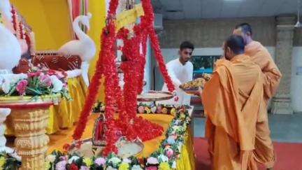 જંબુસર: જંબુસર બીએપીએસ મંદિર ખાતે અક્ષરપુરુષોત્તમ મહારાજ ને ડ્રાયફ્રુટ તુલા કરાઈ#jambusar #ન્યૂઝ