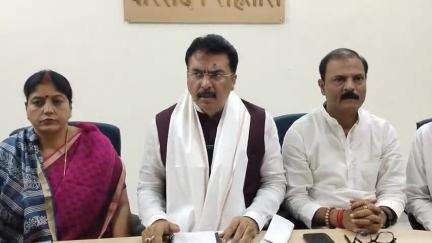 सासाराम: विक्रमगंज में प्रधानमंत्री के आगमन को लेकर सर्किट हाउस में भूमि राजस्व मंत्री ने की प्रेस वार्ता