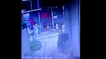 তপন: নাকড়াকুড়ি শিশু তীর্থ বিদ্যা নিকেতনের সামনে থেকে প্রকাশ্যে সাইকেল চুরি, ধরা পড়ল সিসিটিভি ফুটেজে