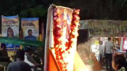 রামপুরহাট ১: রামপুরহাট শহরের সানঘাটা কালী মন্দিরের ৪৮ তম প্রতিষ্ঠা দিবস উপলক্ষে ফলহারিণী অমাবস্যা তিথিতে বিশেষ সোভাযাত্রা অনুষ্ঠিত হল