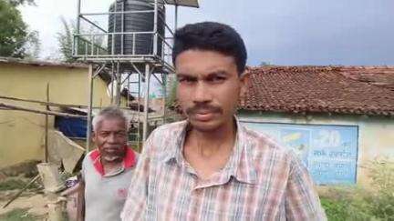 सोनुआ: धोलाबनी में करीब 2 वर्षों से चापाकल और सोलर जलमीनार खराब, ग्रामीणों को हो रही परेशानी #jansamasya