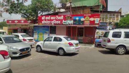 आबू रोड: माउंटआबू में ई रिक्शा संचालन के विरोध में टैक्सी यूनियन लामबंद,चारों यूनियन ने उपखंड अधिकारी को दिया ज्ञापन #jansamasya