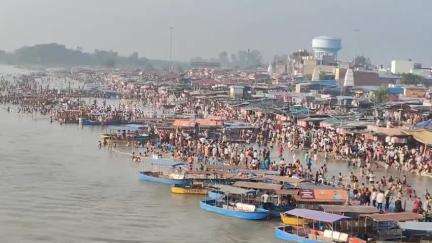 धनौरा: गजरौला के ब्रजघाट में लाखों श्रद्धालुओं ने लगाई आस्था की डुबकी, हाईवे पर लगा भयंकर जाम