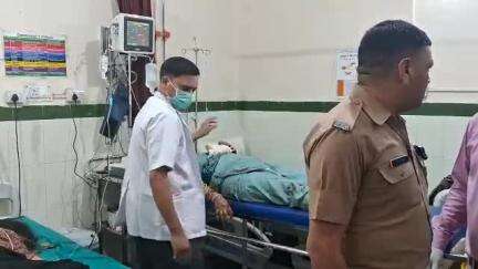 पौड़ी: पौड़ी-देवप्रयाग मोटरमार्ग पर सबदरखाल के पास कार दुर्घटनाग्रस्त, 5 लोग घायल, जिला अस्पताल पौड़ी में चल रहा है उपचार