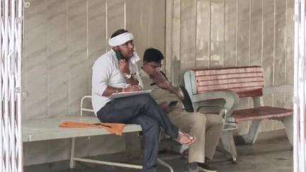 बीना: मधुमक्खियों के हमले में 50 वर्षीय व्यक्ति की मौत, पुलिस ने सिविल अस्पताल में कराया पोस्टमार्टम