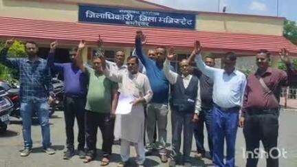 बागेश्वर: पगना में नगर पालिका द्वारा बनाए जा रहे कूड़ेदान का विरोध शुरू, ग्रामीणों ने नारेबाजी के साथ किया प्रदर्शन