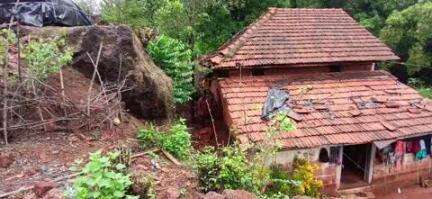 लांजा: साटवली मुस्लिम वाडीत दरड कोसळून घराची भिंत पडली; ५० हजारांचे नुकसान