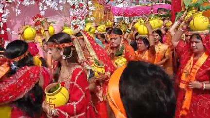 चास: गोराबली नॉर्थ में राम चरित मानस नवाह पारायण पाठ के लिए निकली भव्य कलश यात्रा, उमड़ी श्रद्धालुओं की भीड़