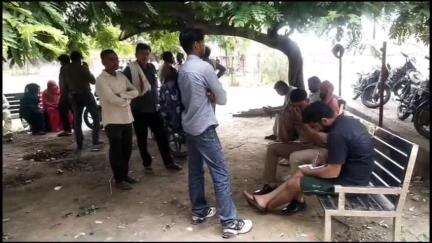 इटावा: तुलसी नगर मोहल्ले के युवक ने अज्ञात कारणों से फांसी लगाकर की आत्महत्या