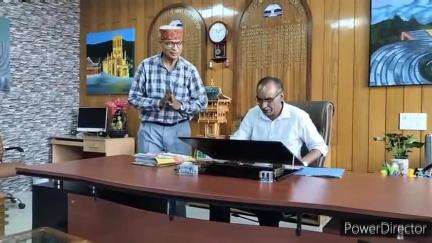 हमीरपुर: डबरेड़ा पंचायत भवन के निर्माण की गुहार, पंचायत प्रधान ने सौंपा 100 से अधिक लोगों का हस्ताक्षरित पत्र