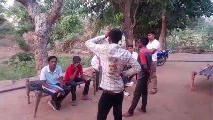 डूंगरपुर: चाइल्ड हेल्पलाइन ने रोझेला गांव में नाबालिग बालिका का बाल विवाह रुकवाया, परिजनों को बाल विवाह न करवाने की दी पाबंदी