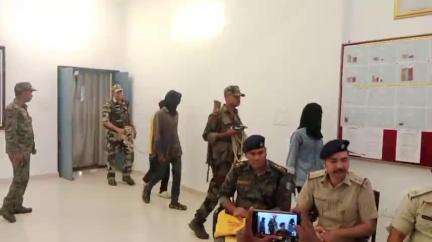गुमला: दुन्दरिया कचरा गड्ढा के पास से तीन अपराधी देसी कट्टा व जिंदा गोली के साथ गिरफ्तार