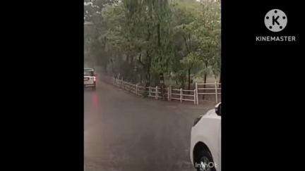 कोरबा: कोरबा में हुई झमाझम बारिश, नालों का गंदा पानी घुसा लोगों के घरों में
