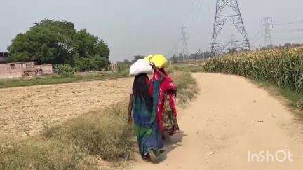 सिमरी: आजादी के 78 सालों बाद भी मुकुंदपुर गांव में नहीं बन सकी सड़क, मुख्य पथ तक पहुंचने का पैदल ही एकमात्र रास्ता #jansamasya