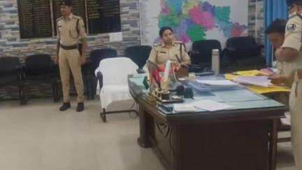 समस्तीपुर: जिला पुलिस कप्तान के कार्यालय में फरियाद लेकर पहुंचे आधे दर्जन लोग