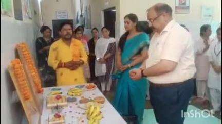 लखीमपुर: एएनएम ट्रेनिंग सेंटर पर ज्येष्ठ माह के बड़े मंगल पर सीएमओ व उनकी पत्नी ने पूजा अर्चना कर भंडारे का आयोजन किया