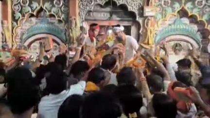 राम नगरी में बढ़ा आस्था का सैलाब, जेष्ठ के तीसरे मंगलवार पर श्रद्धालु सिद्ध पीठ हनुमानगढ़ी पर कर रहे हैं दर्शन और पूजन