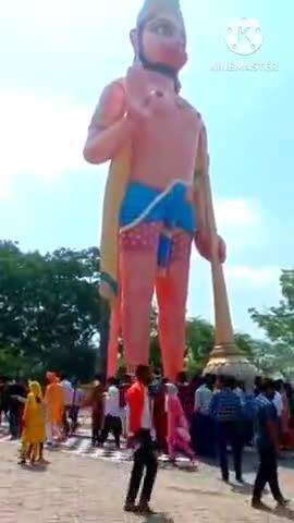 गौरीगंज: ज्येष्ठ माह के तीसरे मंगलवार गढ़ामाफी धाम पर 55 फीट हनुमान जी के दर्शन हेतु मंदिर परिसर में श्रद्धालुओं की भीड़ लगी