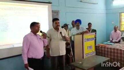 धमतरी: धमतरी जिले में 10वीं और 12वीं के रिजल्ट को लेकर संयुक्त संचालक शिक्षा विभाग ने बालक स्कूल में प्राचार्यों की बैठक ली