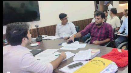 गया टाउन सीडी ब्लॉक: लापरवाही पर नगर आयुक्त ने 14 वार्डों के जमादारों का वेतन रोका, 1 पदमुक्त, एजेंसी पर ₹50 हजार का जुर्माना