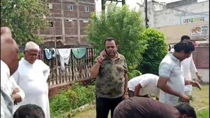 बुरहानपुर नगर: बुरहानपुर में शिवकुमार सिंह प्रतिमा के पास कांग्रेस ने मनाई देश के प्रथम प्रधानमंत्री पंडित जवाहरलाल नेहरू की पुण्यतिथि