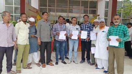 बुरहानपुर नगर: बिजली का बिल ज्यादा आने पर चंद्रकला वार्ड के लोगों ने जताया विरोध, ज़िला कलेक्टर से की शिकायत