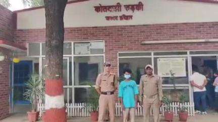 रूड़की: रुड़की कोतवाली पुलिस ने फरार चल रहे एक वारंटी को किया गिरफ्तार, चेक बाउंस के मामले में था फरार