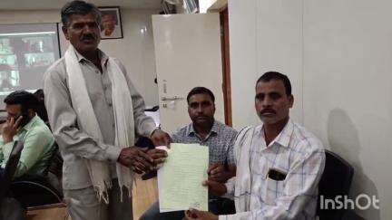 रायसेन: सेमरा में कब्रिस्तान की भूमि पर पड़ोसी किसान द्वारा अवैध कब्जे की शिकायत, ग्रामीणों ने कलेक्टर को दिया आवेदन
