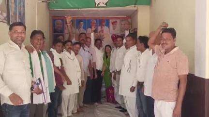 सवाई माधोपुर: सवाई माधोपुर सिविल लाइन कांग्रेस कार्यालय पर कांग्रेसियों ने मनाई स्व. प्रधानमंत्री पंडित जवाहरलाल नेहरू की पुण्यतिथि