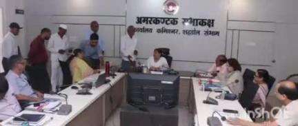सोहागपुर: कमिश्नर कार्यालय में साप्ताहिक जनसुनवाई का आयोजन, कमिश्नर शहडोल संभाग ने सुनी लोगों की समस्या