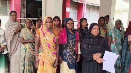 रायसेन: खनपुरा से घाटला तक सड़क की मांग, बच्चों को स्कूल जाने में परेशानी, ग्रामीणों ने कलेक्टर को दिया ज्ञापन #Jansamasya