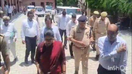 नानपारा: नानपारा तहसील के डीएम ने किया औचक निरीक्षण, संबंधितों को दिए आवश्यक दिशा-निर्देश