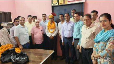 चूरू: राजस्थान शिक्षा सेवा परिषद रेसा चूरू ने जिला शिक्षा अधिकारी का किया सम्मान