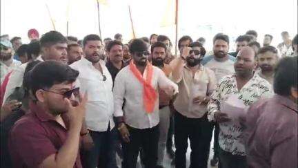 मल्हारगंज: लव जेहाद के मामलों पर करणी सेना का प्रदर्शन, पुलिस कमिश्नर से जिहादियों पर कार्रवाई की मांग