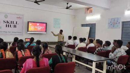 ఆలూరు: ఆలూరులో ఈనెల 29న ఉచిత కంప్యూటర్ శిక్షణ: ప్రిన్సిపల్ రమాదేవి