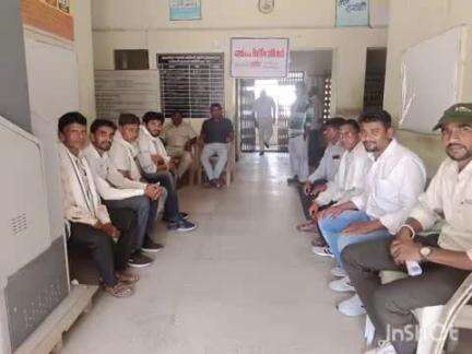 घाटोल: घाटोल CBEO के स्थानांतरण निरस्त करने की मांग को लेकर शिक्षा मंत्री के नाम दिया गया ज्ञापन