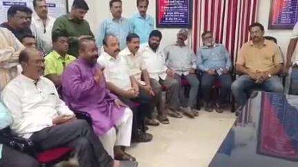करवीर: गांधी मैदानात पाणी तुंबवून नुकसान करणाऱ्यांवर तात्काळ कायदेशीर कारवाई करा-शिवसेनेच्या शिष्टमंडळाची मागणी