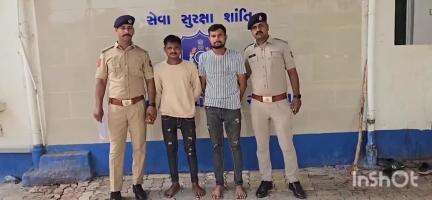 આણંદ શહેર: નાના બજાર વિસ્તારમાં ચોરીનો સામાન વેચાવા આવેલ વલાસણના બે ઝડપાયા